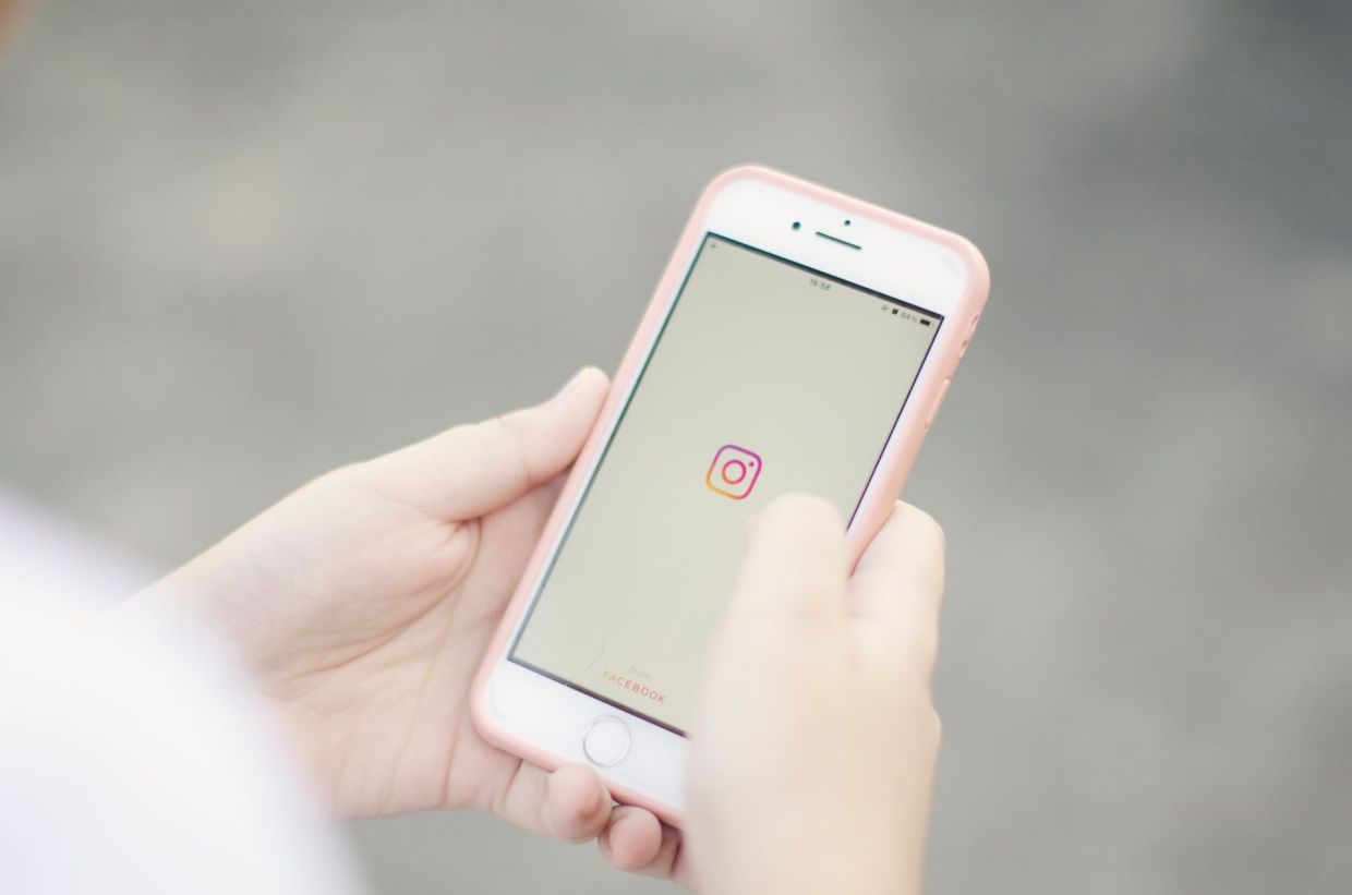Global Wave of Social Media Age Bans Sweeps Across Continents