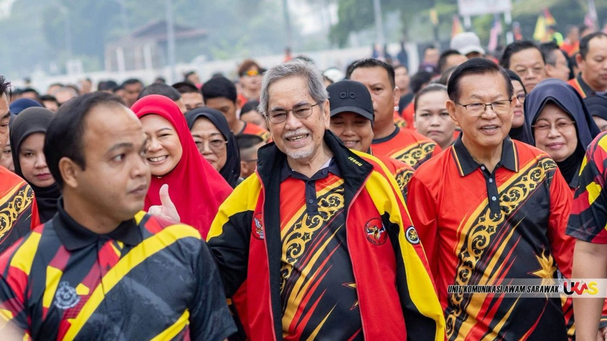 Over 10,000 Sarawakians March in Unity Walk Celebrating State Day