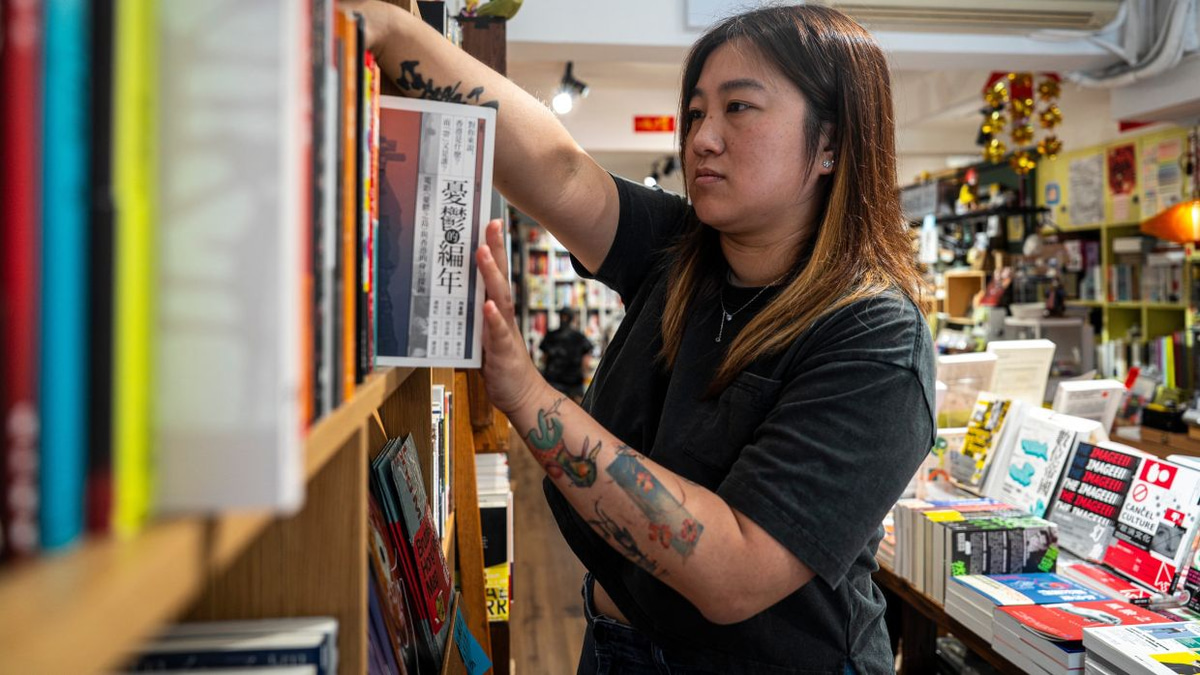 Hong Kong Police Arrest Bookstore Owner on Sedition Charges, Escalating Crackdown