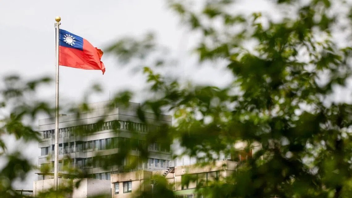 Taiwan urges Japan, Philippines to respect its maritime rights in border negotiations