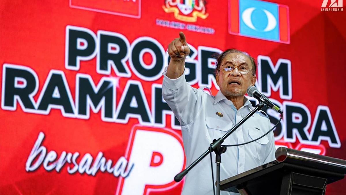 Anwar to Raise Durian Crisis with China's Li Qiang, Eyes Market Access Deal