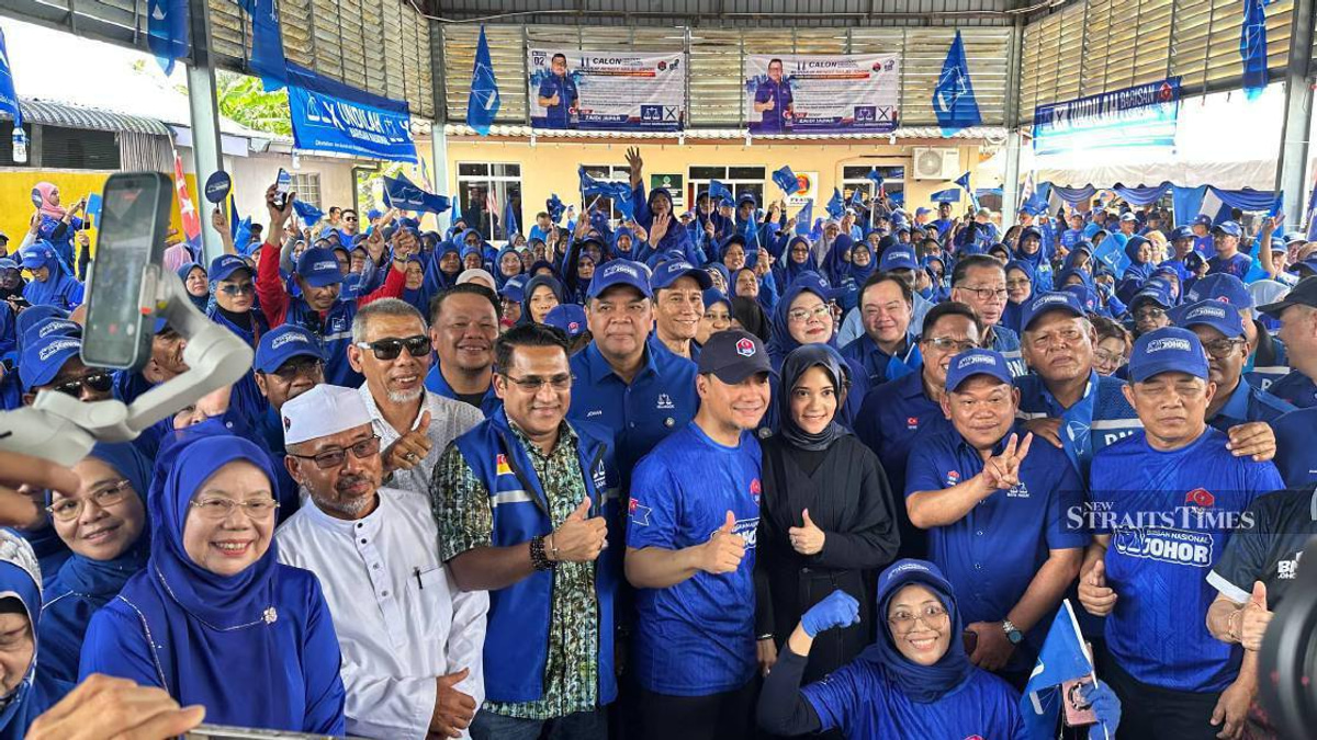 PAS Division Chiefs Attend BN Rally in Batu Pahat as Pre-Election Coalition Talks Intensify