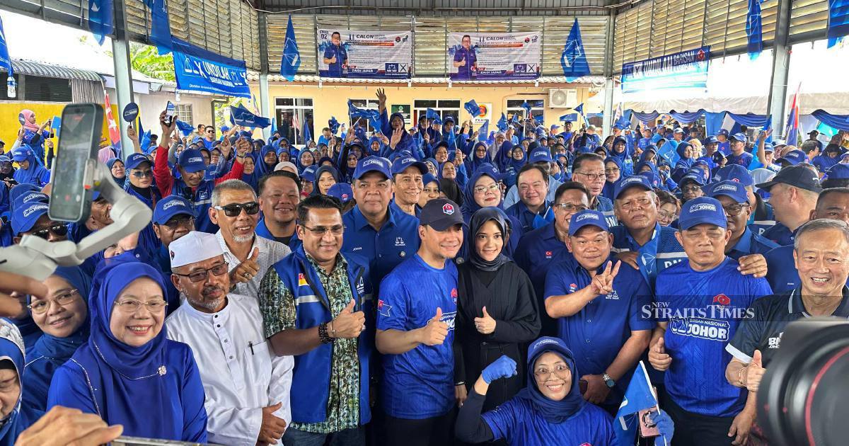 PAS Division Chiefs Attend BN Rally in Batu Pahat as Pre-Election Coalition Talks Intensify