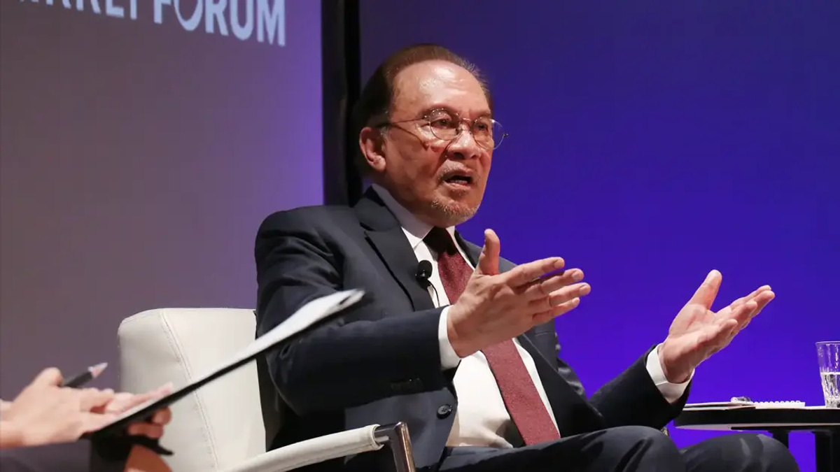Asean Must Remain Open to All Major Powers, Says Anwar