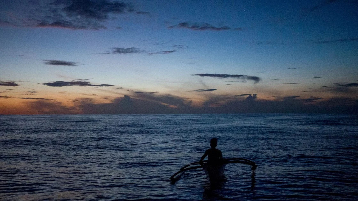 China conducts patrols near Scarborough Shoal following Philippine security warnings