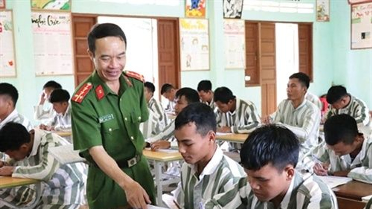 Vietnam Fast-Tracks Court System for Juvenile Drug Rehabilitation Cases