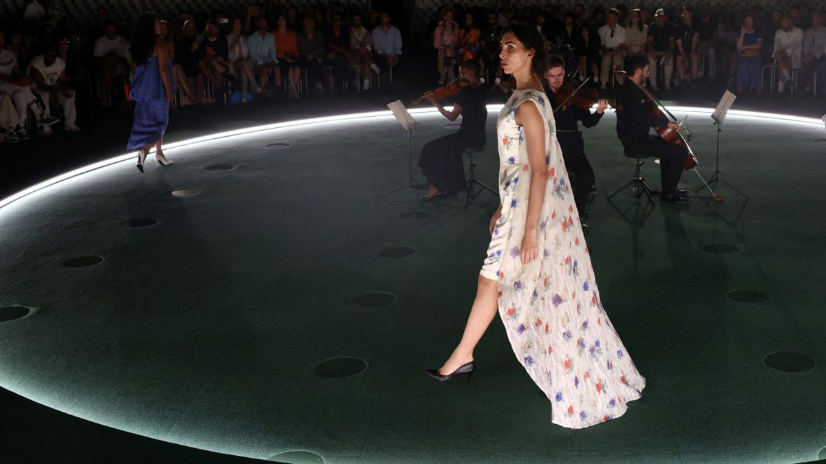 Navigating the Sleeveless Fashion Trend: Why Baring Arms Remains Complicated for Women