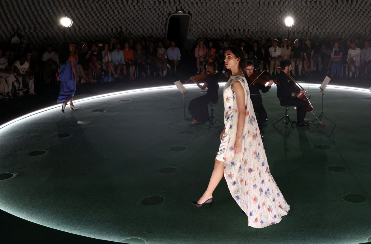 Navigating the Sleeveless Fashion Trend: Why Baring Arms Remains Complicated for Women