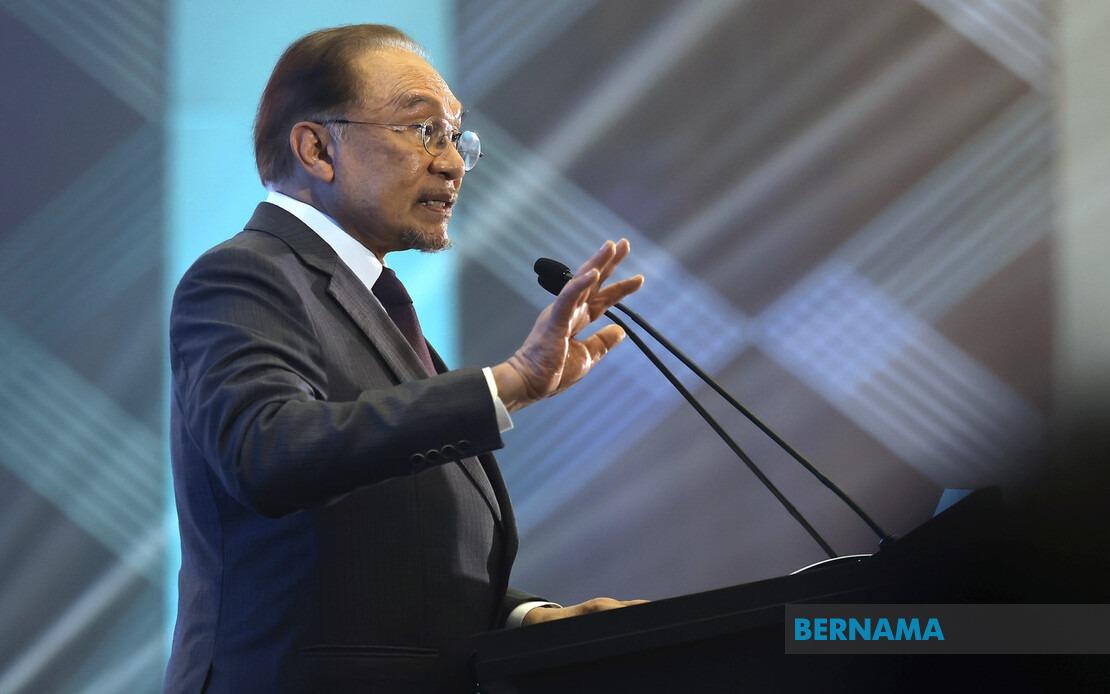 PM Anwar Urges Whole-of-Nation Security Strategy Amid AI and Tech Threats
