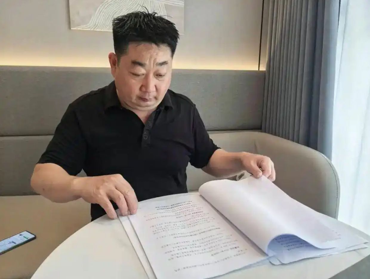 Chinese Father Sues Gaming Giants Over Son's Addiction, Seeks Regulatory Change