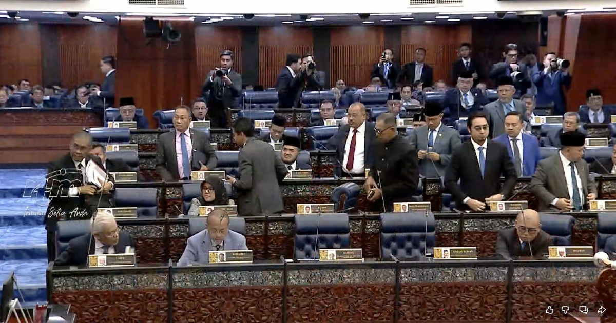 Opposition MPs Stage Parliamentary Walkout Over Tabung Haji RCI Debate Timing