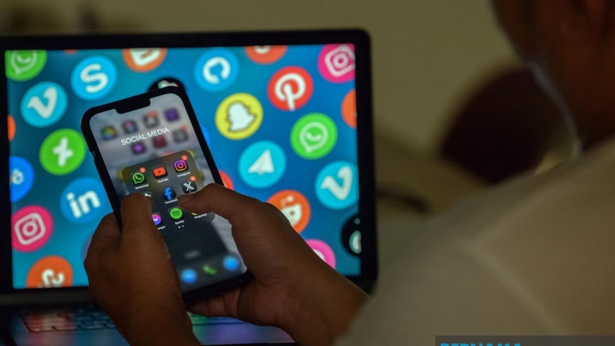 Malaysia Grapples with Online Safety Legislation Amid Free Speech Tensions
