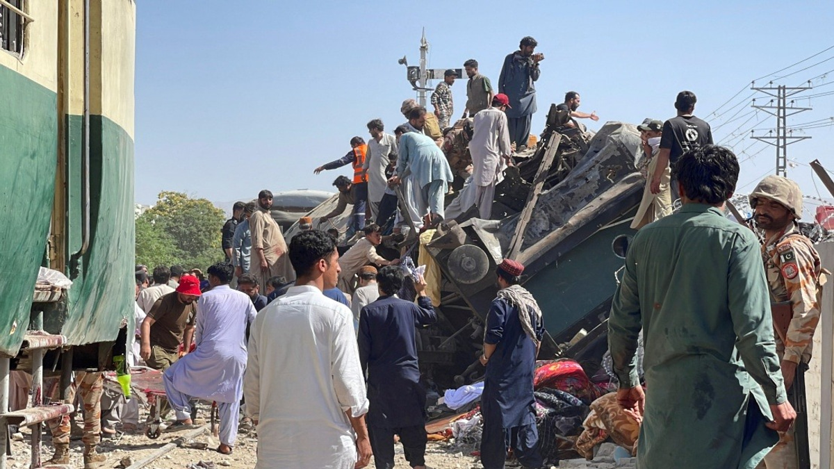 Explosion Derails Cargo Train in Quetta, Injures 27