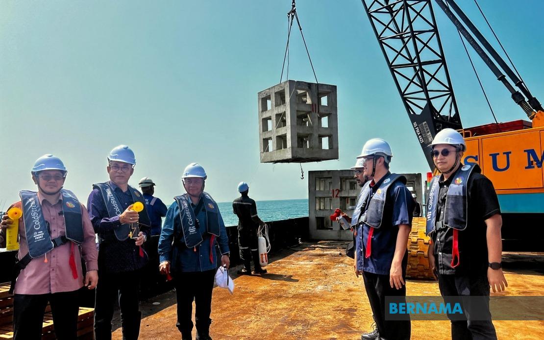 Kelantan Deploys Artificial Reefs to Protect Coastal Fisheries and Boost Local Catches