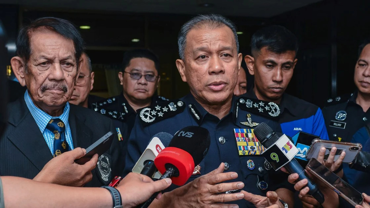 Police Launch Internal Probe Into Officer In Viral China Incident