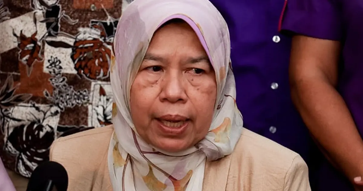 Zuraida Rules Out PKR Return Despite Anwar's Appeal to Party Veterans