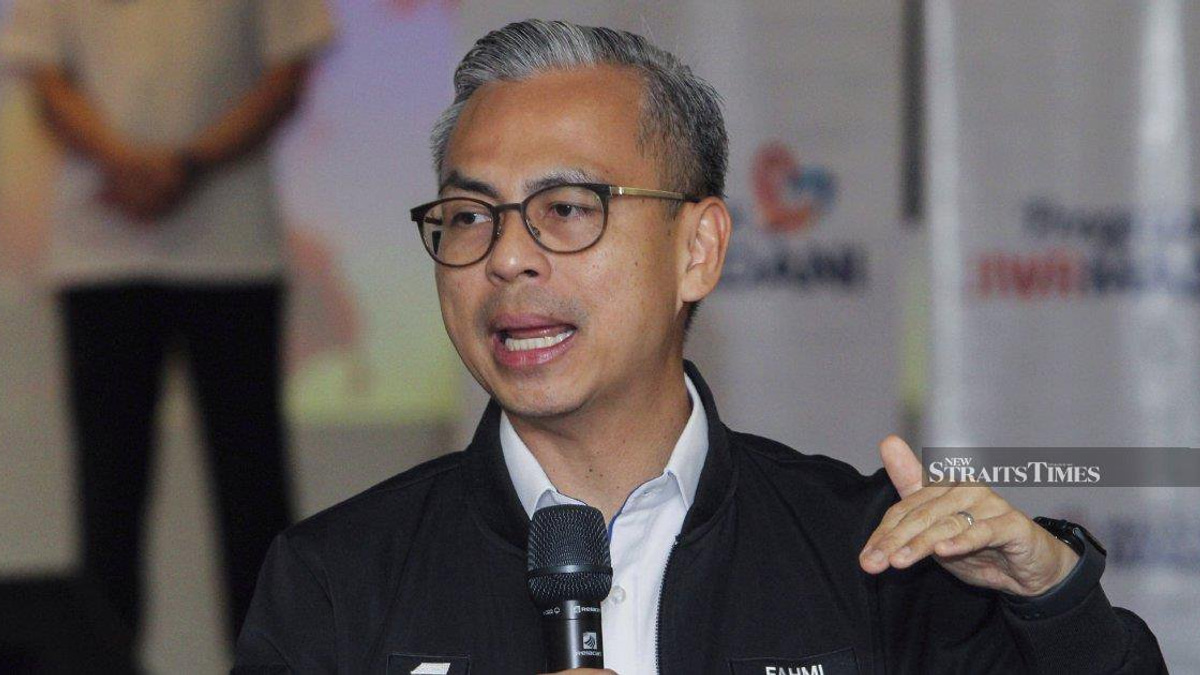 Fahmi calls on Johor diaspora to return for state election ballot