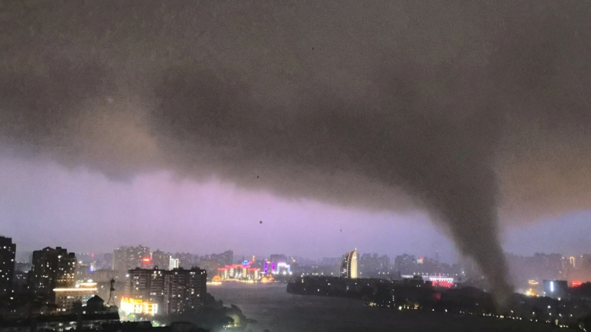 Severe Weather Devastates Hubei Province: 11 Dead, Hundreds Injured as Thunderstorms and Tornadoes Strike Central China