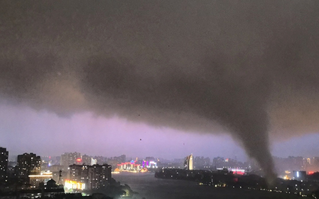 Severe Weather Devastates Hubei Province: 11 Dead, Hundreds Injured as Thunderstorms and Tornadoes Strike Central China