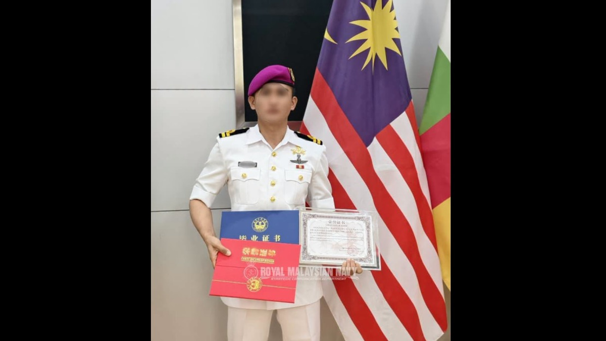 Sultan Sharafuddin Commends PASKAL Officer's Top Achievement at Chinese Military Academy
