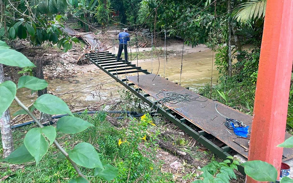 Perak Allocates RM500,000 For New Bridge After Kampung Ulu Geruntum Collapse