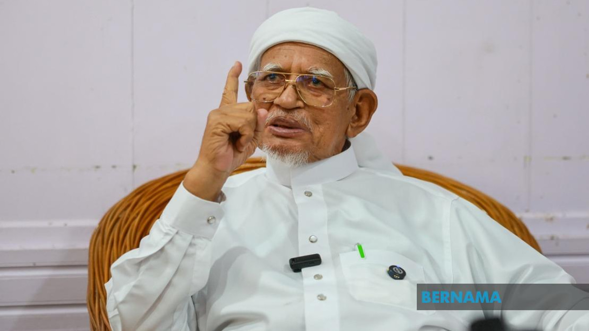 Hadi Claims Bersatu Has Lost PN Membership; Azmin Strongly Disputes