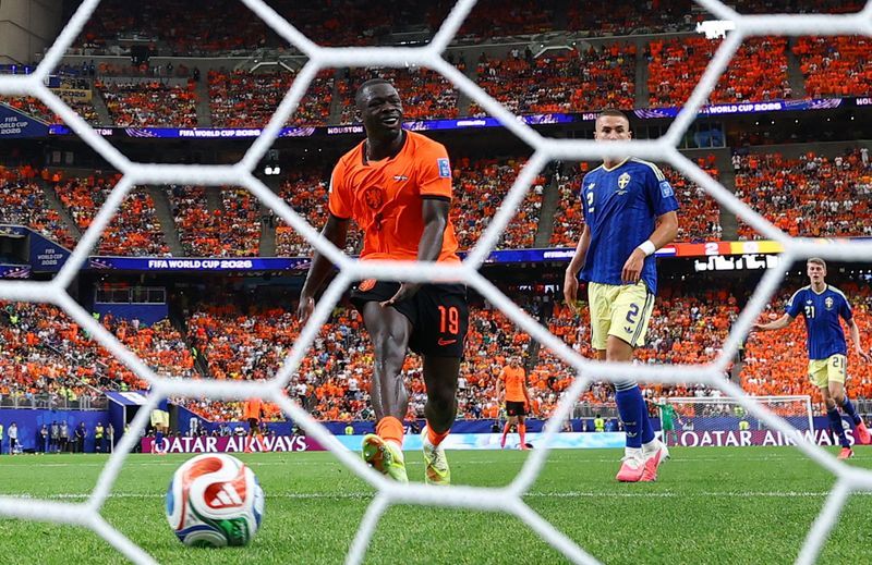 Brobbey's brace against Sweden positions him as heir to Depay's striker role for Netherlands