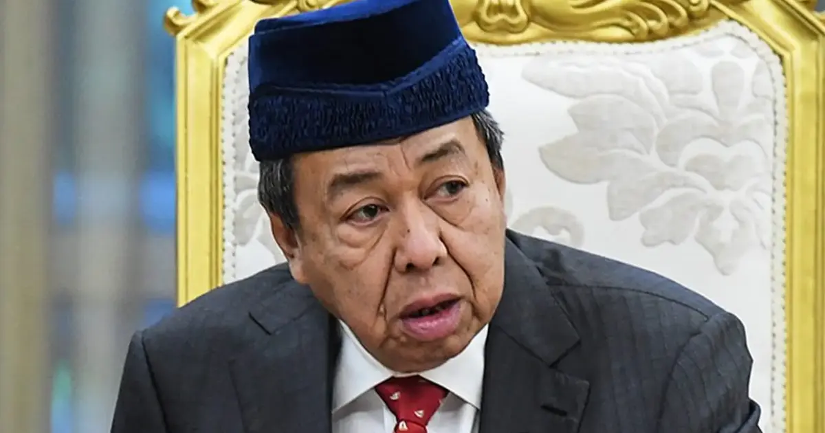 Selangor Sultan credits Najib, praises Anwar over LRT3 while criticising DAP leaders