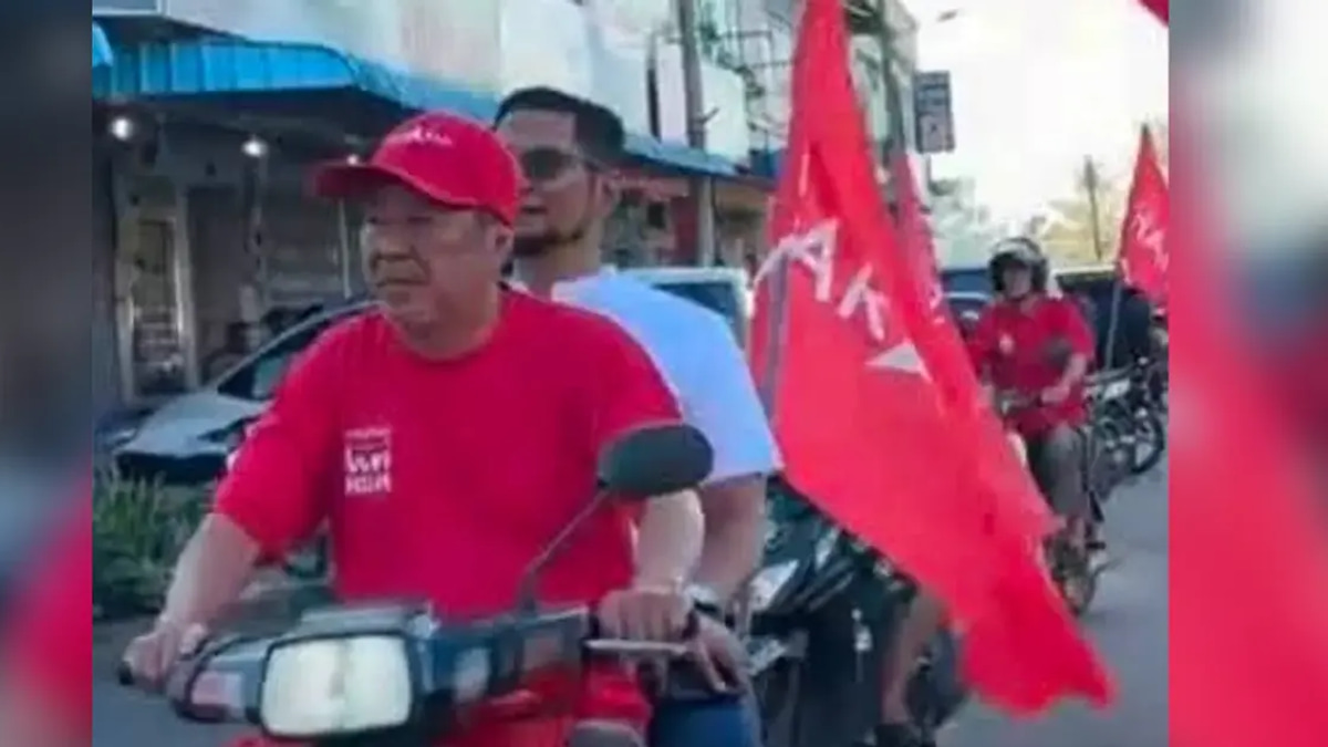 Transport Minister Loke Cracks Down on Helmet-Less Riders Within Opposition Coalition