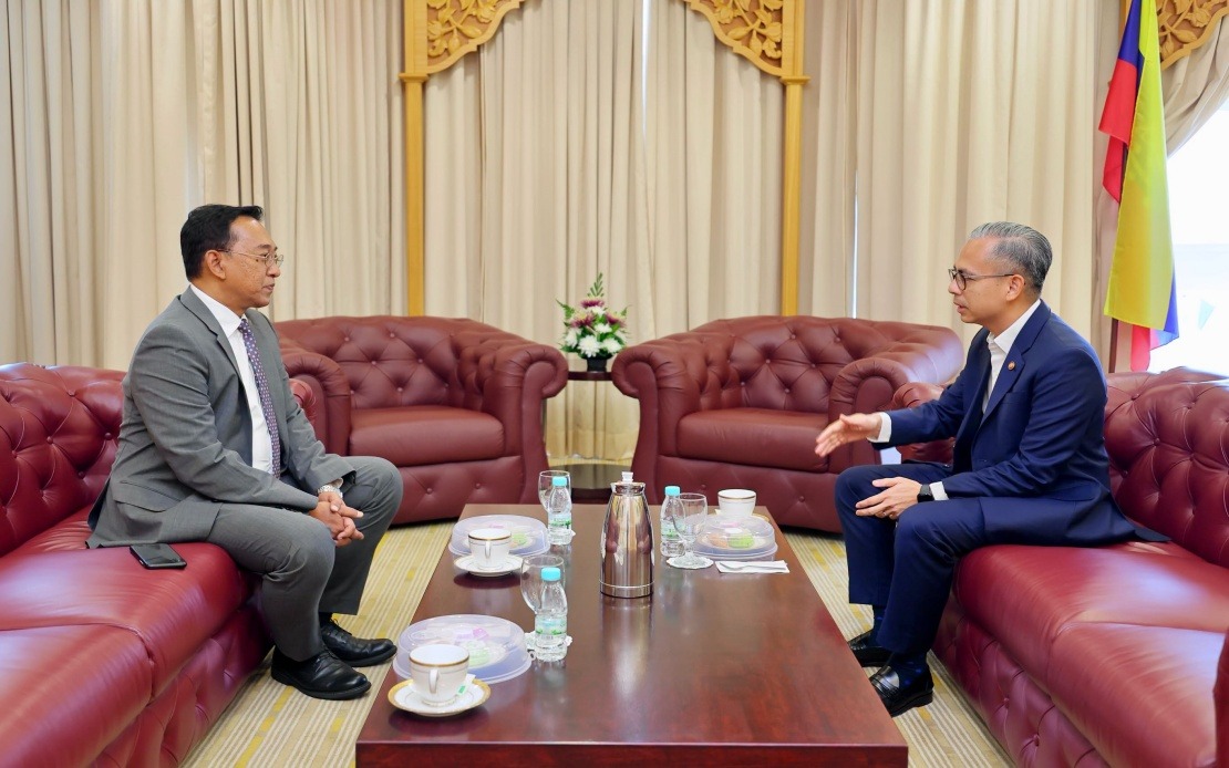 Fahmi Meets Malaysia's New Ambassador to Lebanon