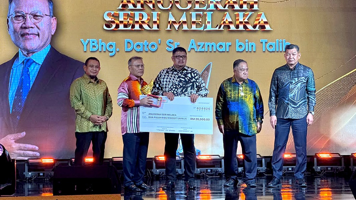 Melaka Chief Minister Urges State's Top Talents to Mentor Next Generation