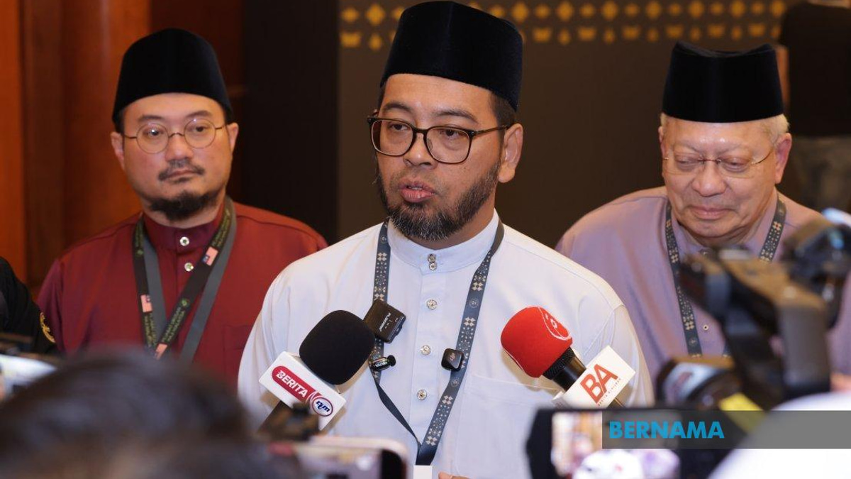 Haj Management Must Adapt to Modern Challenges, Says Religious Affairs Minister