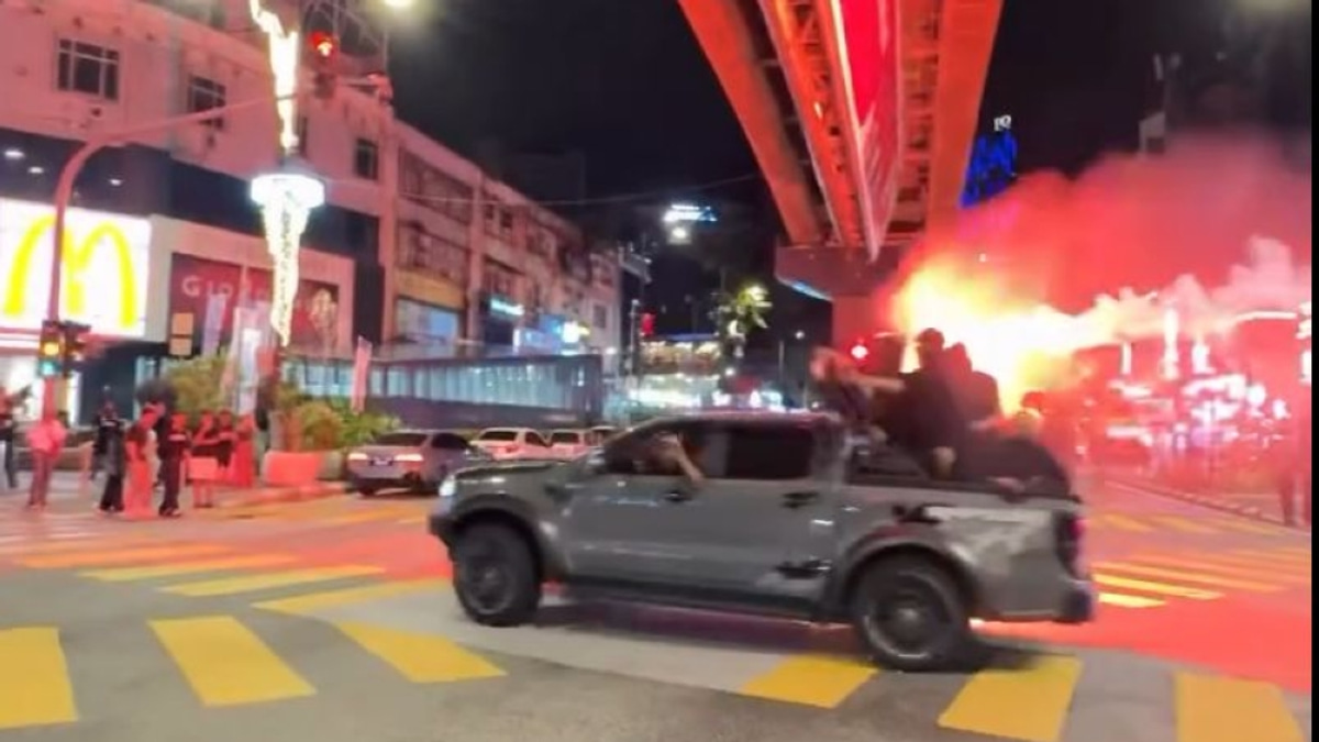 Nine charged after viral Bukit Bintang flare stunt sparks chaos