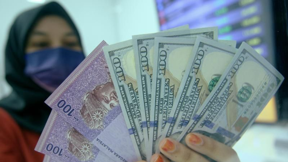Ringgit Firms Against Most Currencies But Weakens on Dollar as Trade Tensions Escalate