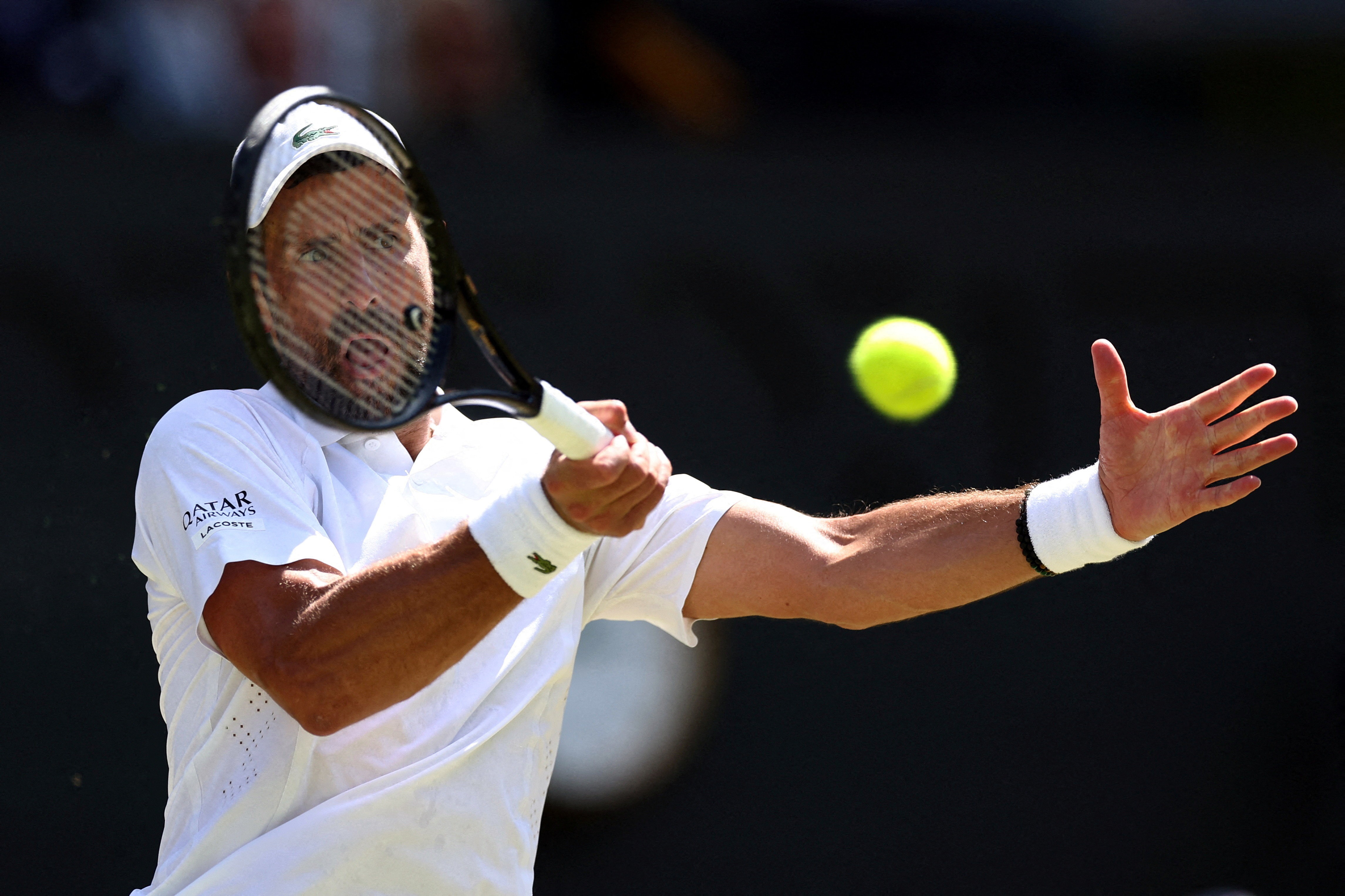 Djokovic Battles Through Marathon Wimbledon Quarterfinal, Faces Sinner in Semis