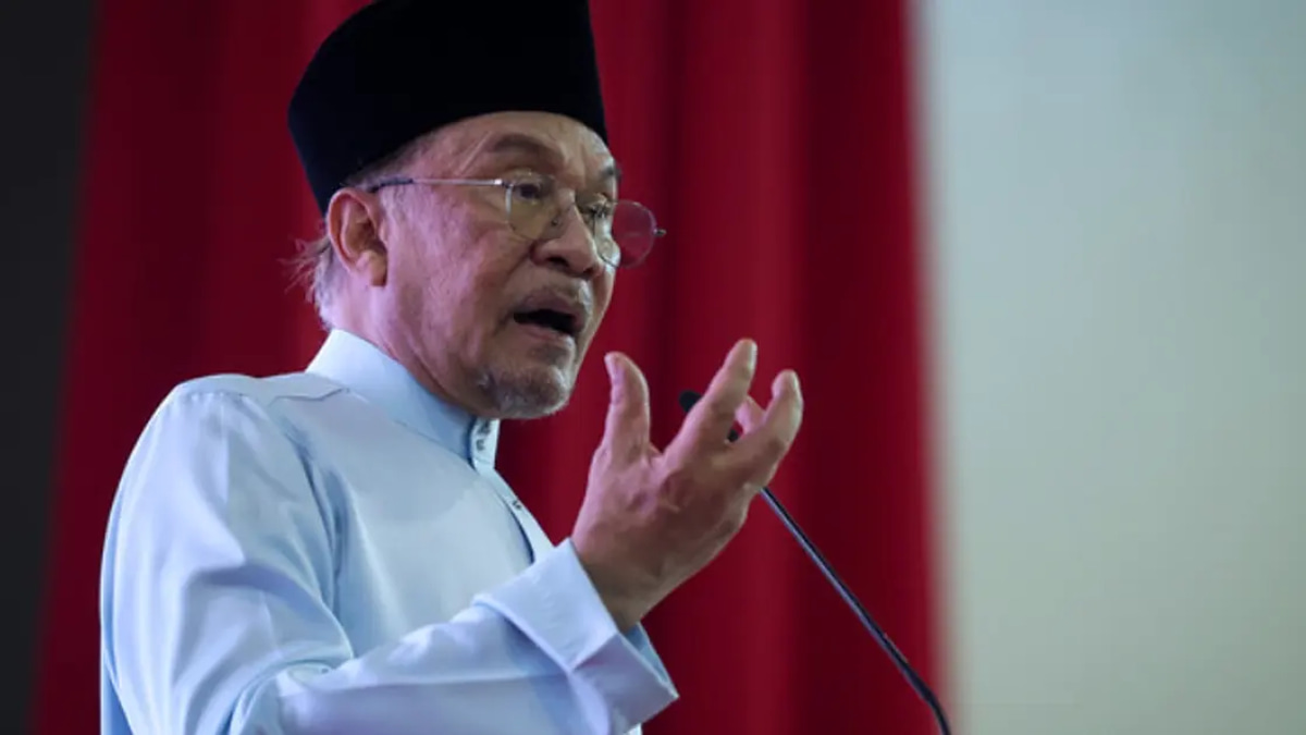 PKR Youth Chief Says Anwar's Support for Umno After GE15 Met with Betrayal