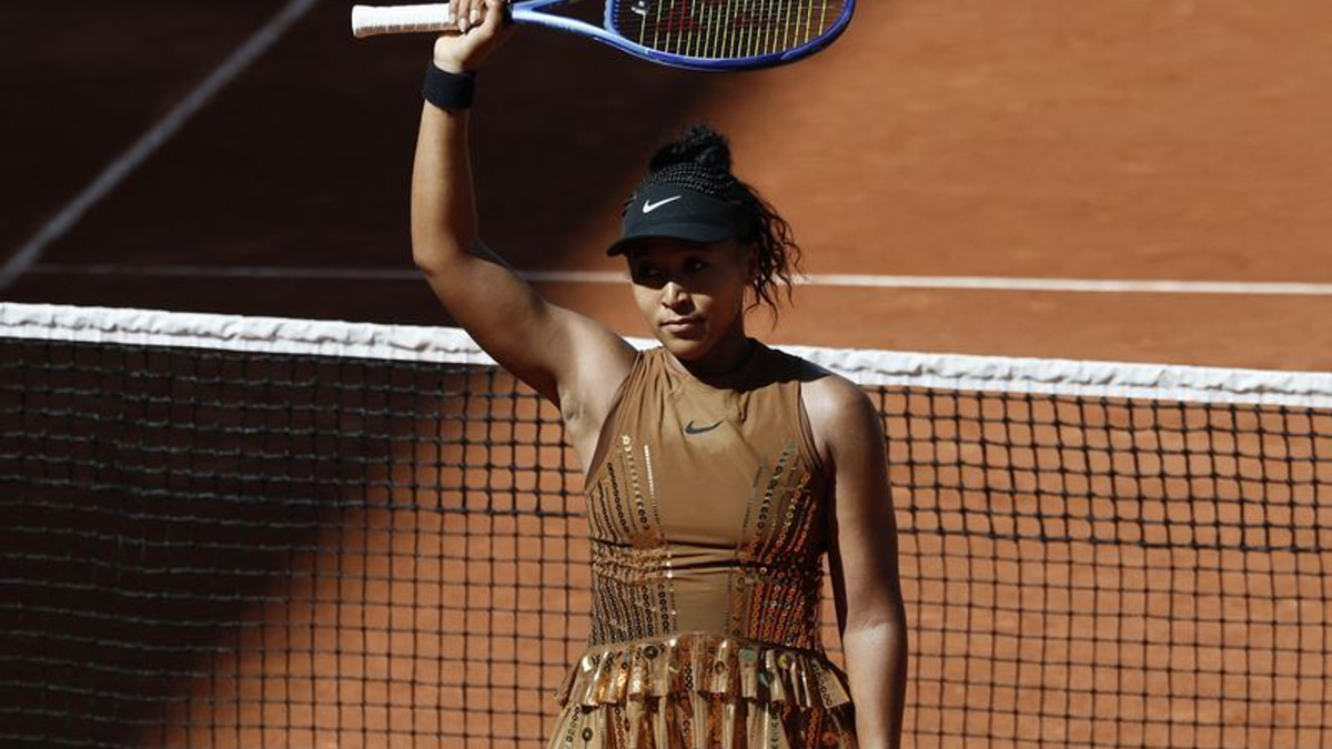 Sabalenka and Osaka dazzle at French Open as Medvedev stumbles in Paris heat