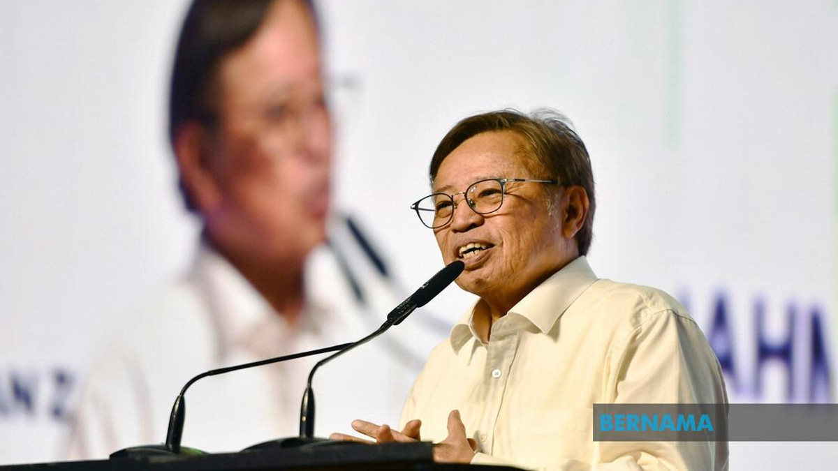 Sarawak Backs Trans-Borneo Railway Plan, Eyes Bintulu-Kidurong Route First