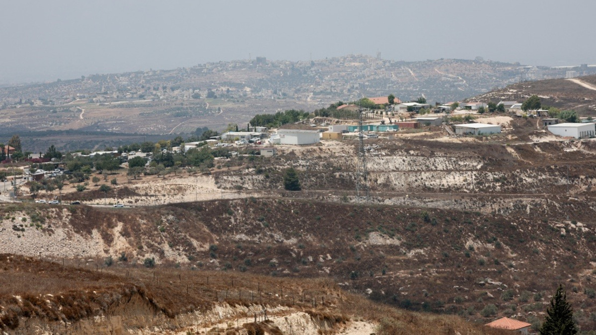Israeli Forces Conduct Sweeping West Bank Operation, Detaining Over 40 Palestinians