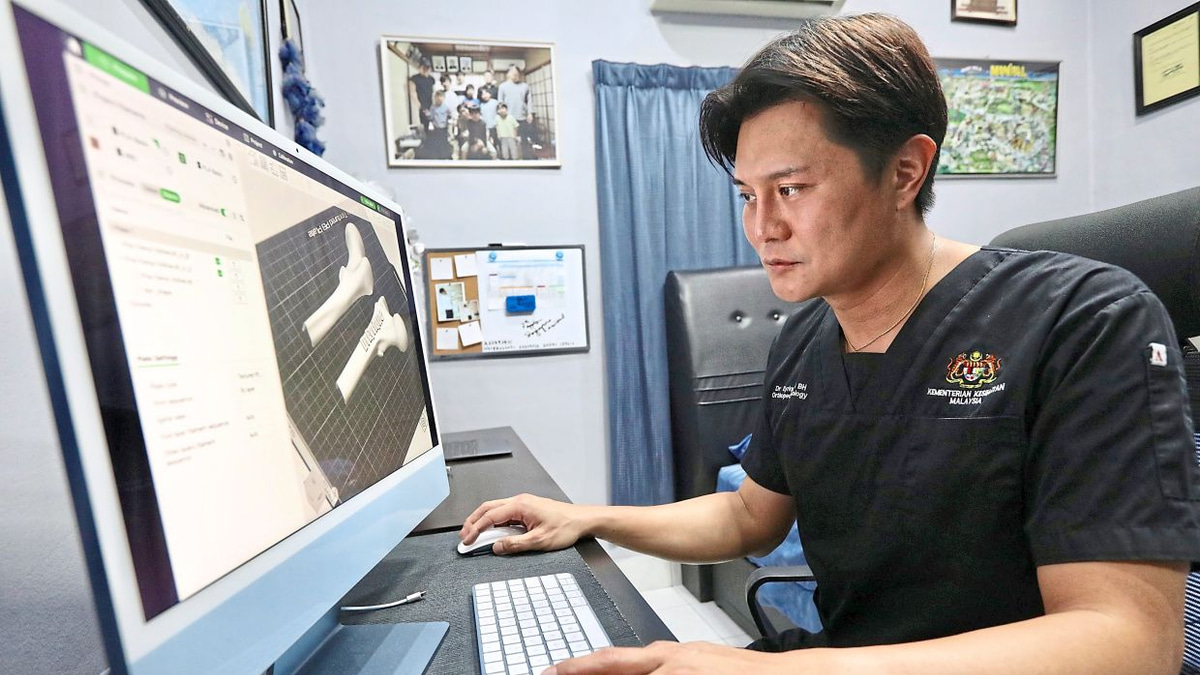 Malaysian Surgeon 3D-Prints Bone Replacements from Home to Save Limbs
