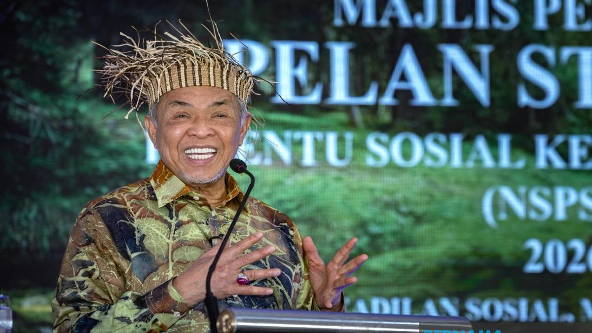 Ahmad Zahid Calls On Malaysians To Pray For Anwar's Speedy Recovery