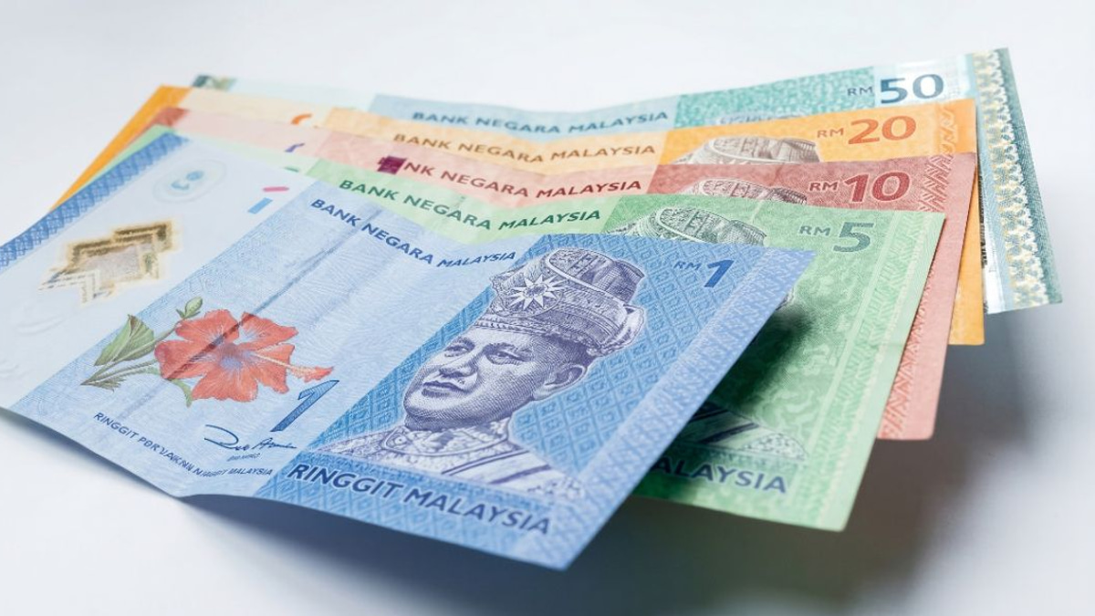 Ringgit weakens against US dollar while strengthening versus major currencies