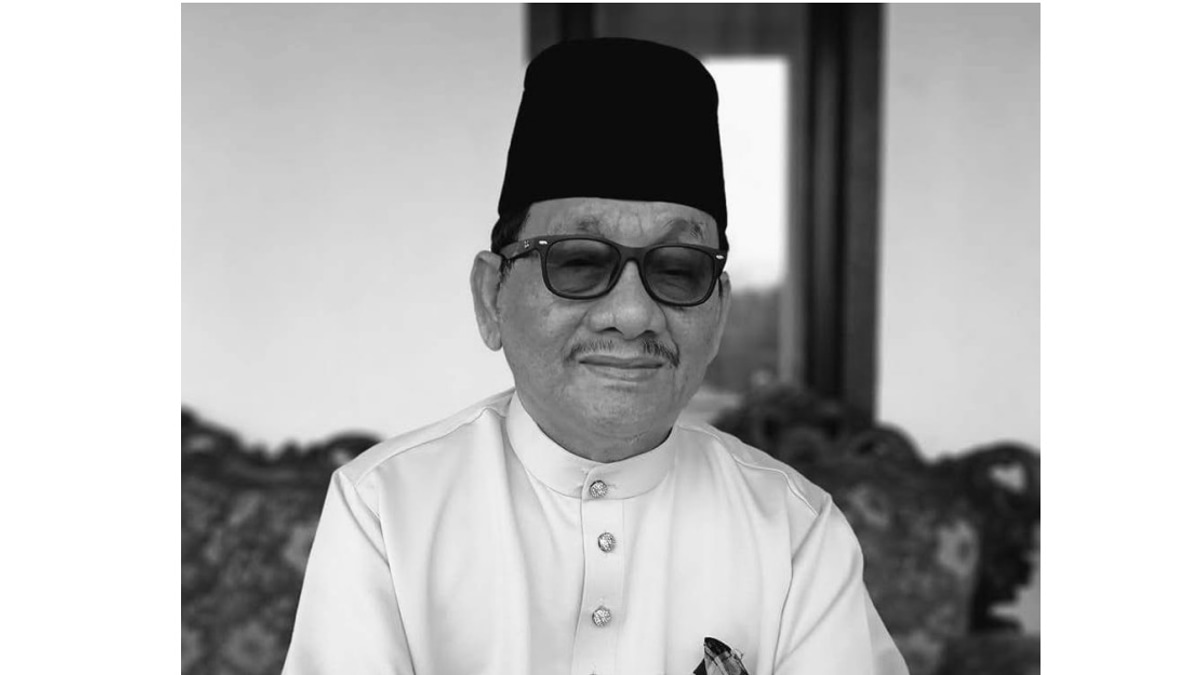 Fahmi Conveys Condolences To Family Of PKR Leader Abas Awang