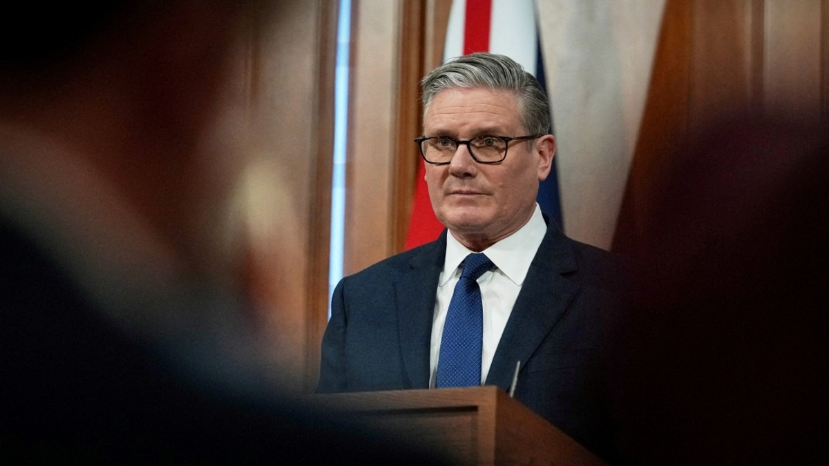 Trump Predicts UK PM Starmer Will Resign Over Immigration and Energy Failures