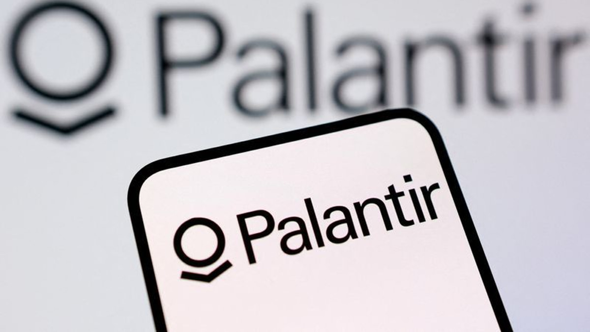 Palantir raises revenue forecast on robust AI demand, signalling accelerating growth trajectory