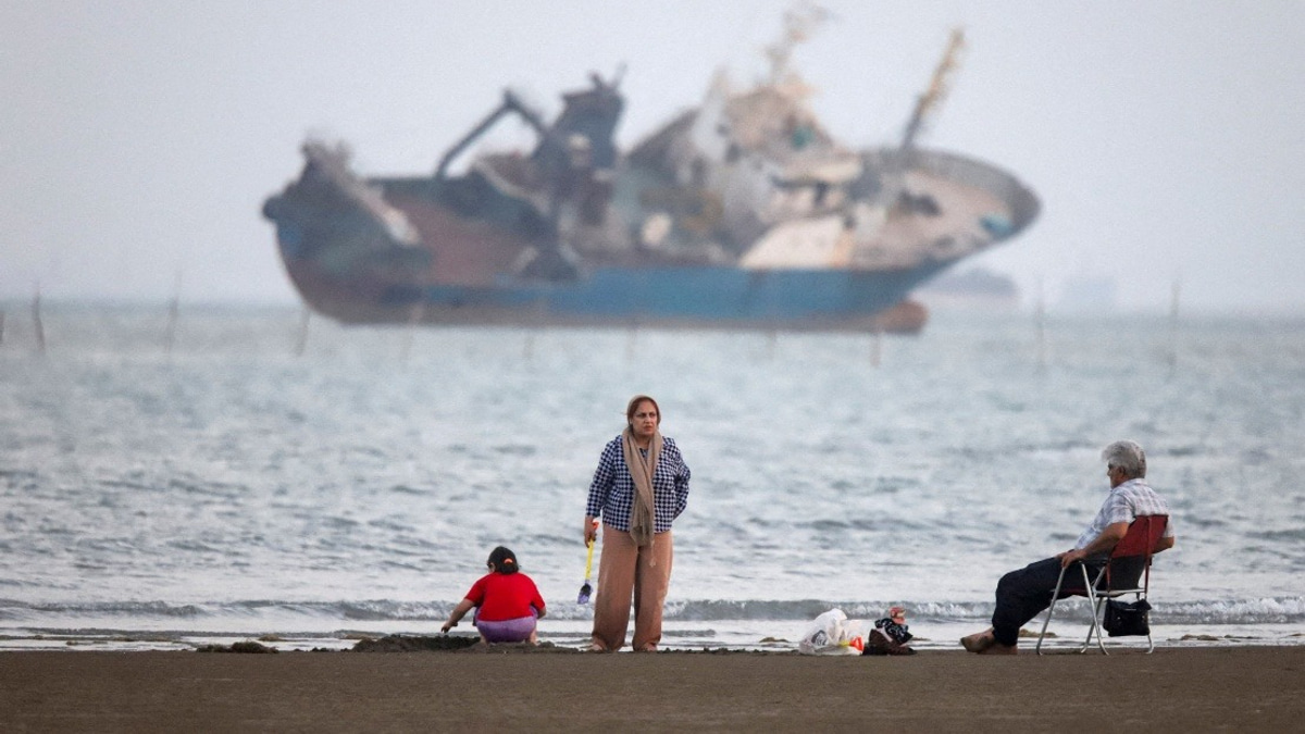 US Imposes Fresh Sanctions on Iran-Linked Financial Network Over Strait of Hormuz Tensions