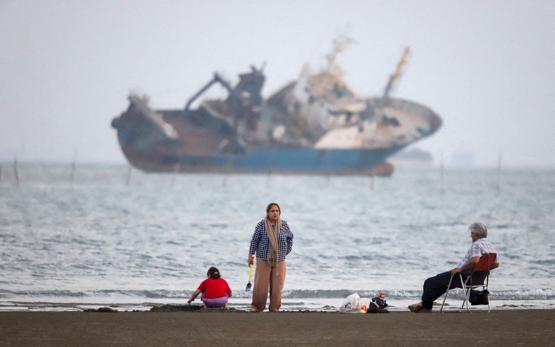 US Imposes Fresh Sanctions on Iran-Linked Financial Network Over Strait of Hormuz Tensions