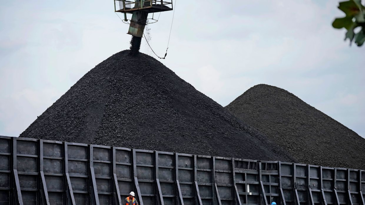 Indonesia's commodity export monopoly plan sparks business backlash over control and market disruption