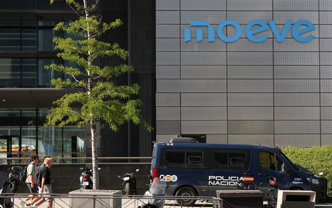 Fire at Madrid's Torre Moeve Swiftly Contained, No Casualties Reported