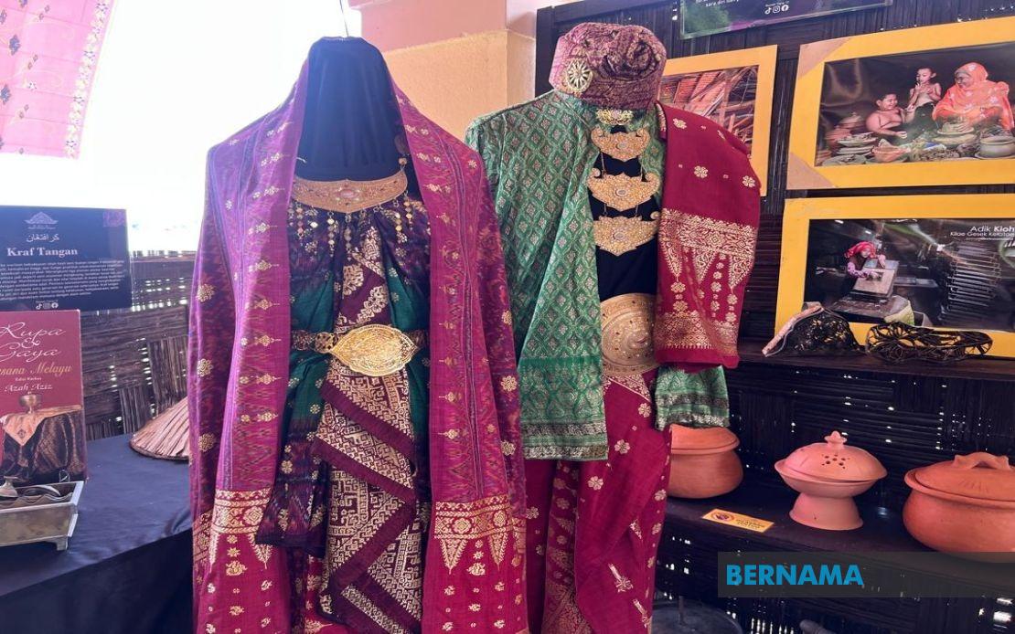 Kain Lima Faces Extinction as Master Weavers Vanish from Malaysia's Textile Heritage